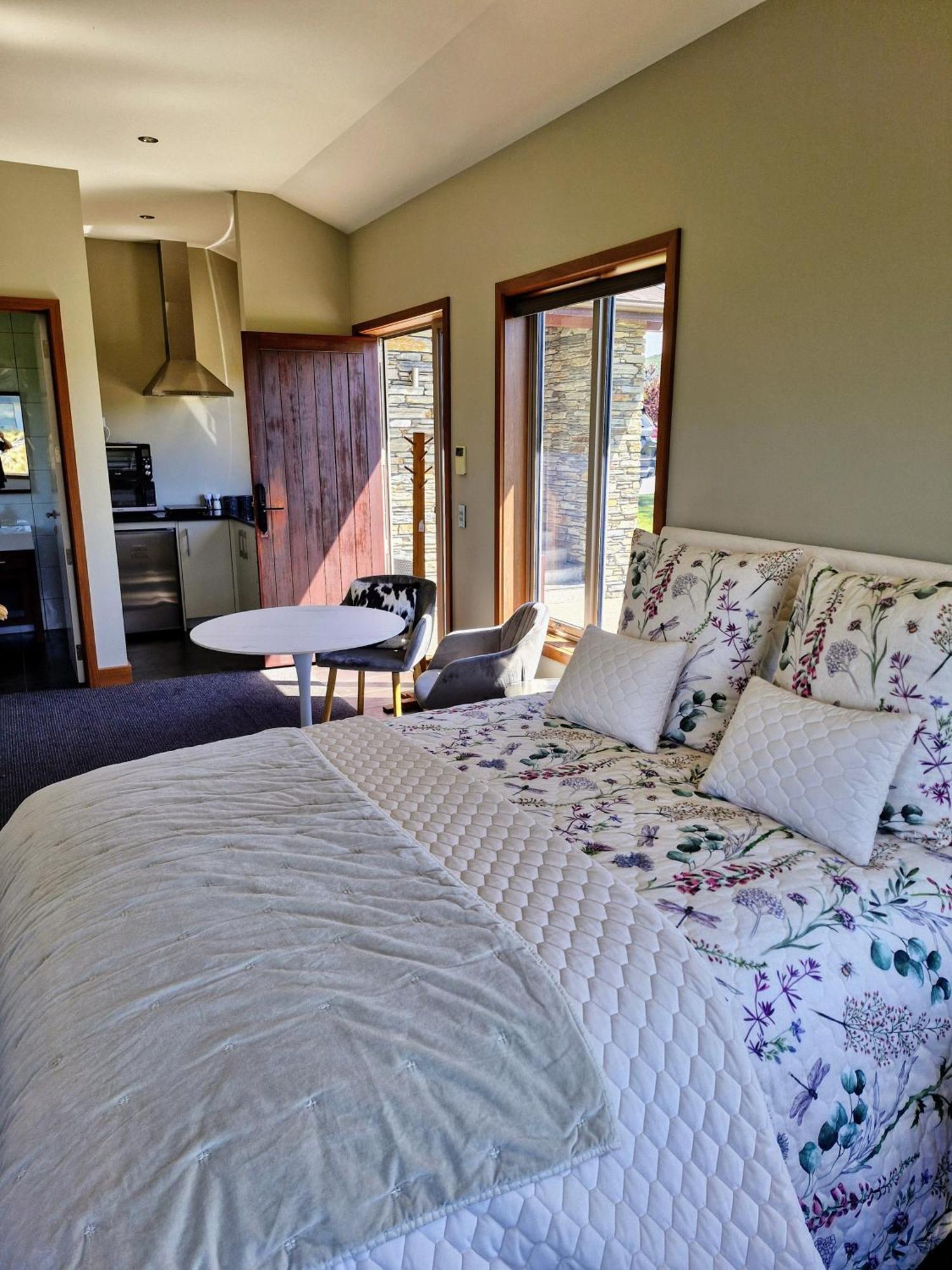 Studio Nestled In Ridgecrest Wanaka Exterior photo